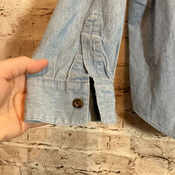 Vintage Talbots Top Womens Large Chambray Blue Button Up Embroidered Dog Cotton - Picture 6 of 12